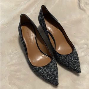 BANANA REPUBLIC TWEED HEEL